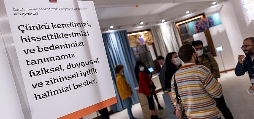 Sanal Akran’a gençlerden soru yağdı