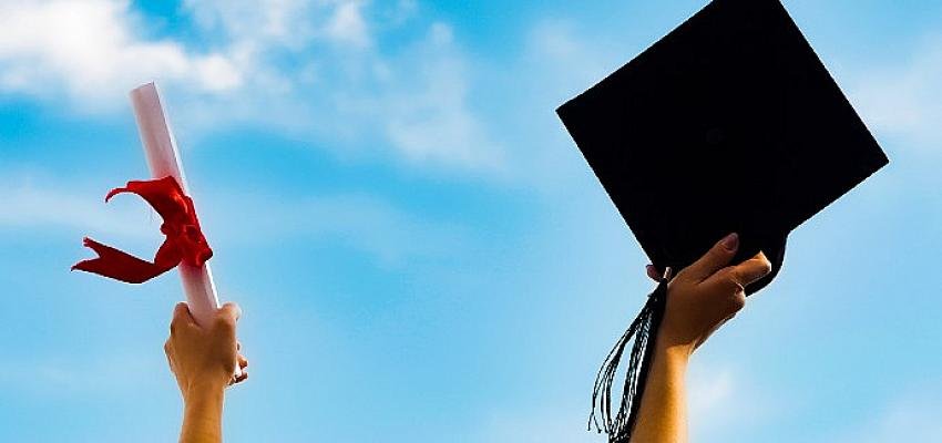Üniversite Mezunlarının Yüzde 38’i Lisans Eğitiminin İş Bulmalarına Yardımcı Olmadığını Düşünüyor