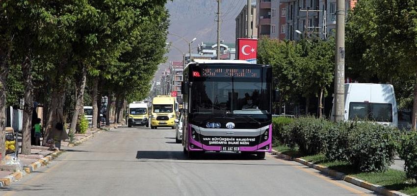 Van Büyükşehir Belediyesi tarafından düzenlenen ‘1. Van Denizi Yarı Maratonu ve Halk Koşusu’ için ücretsiz ulaşım hizmeti verilecek.
