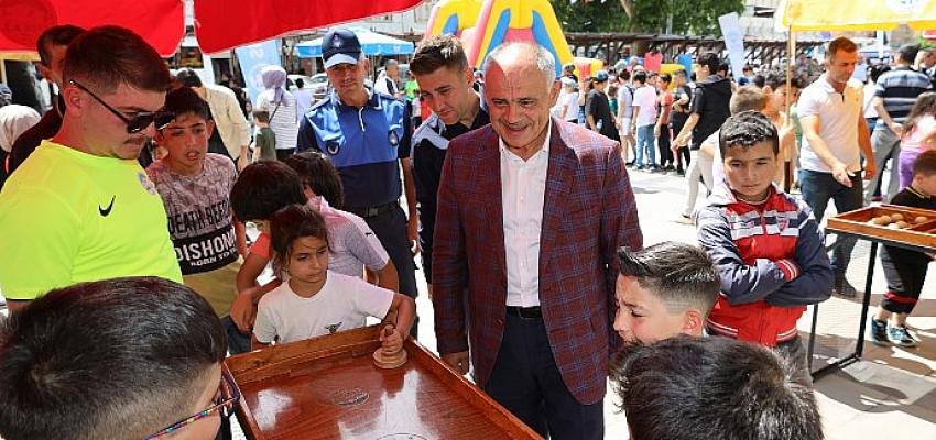Yahyalı Belediyesi’nden Çocuklara Karne Eğlencesi
