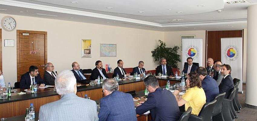 Alternatif Yakıt Kullanımının Artması ve Yenilebilir Enerji İçin Çalışıyoruz