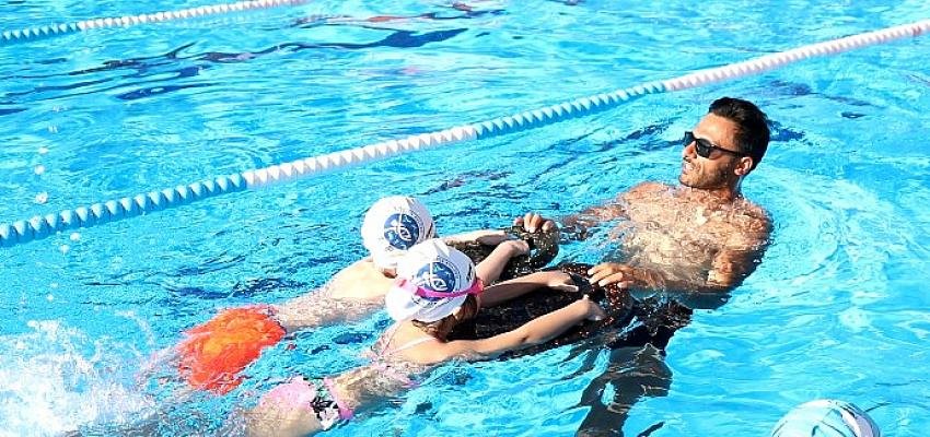 Atatürk Spor Kompleksi her gün yüzlerce sporcuya ev sahipliği yapıyor