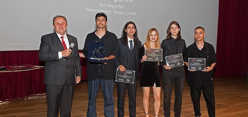 Egeli İletişimciler yaptığı filmlerle ödüle doymuyor