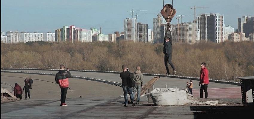 Salt’ın “Bilinmeyene Doğru” sergisi kapsamında hazırlanan   kamu programı “Duvarda Bir Çatlak”   28 Temmuz Perşembe günü başlıyor!
