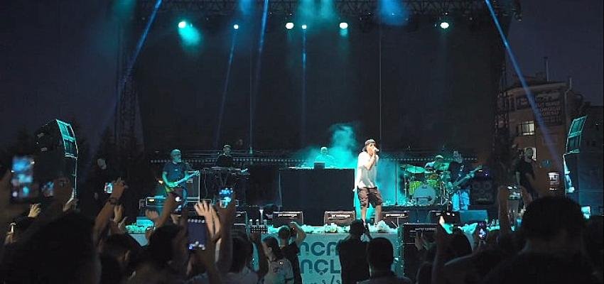 Sincanlı Gençlerin Coşkusu Ceza Şarkılarıyla Başkenti Salladı