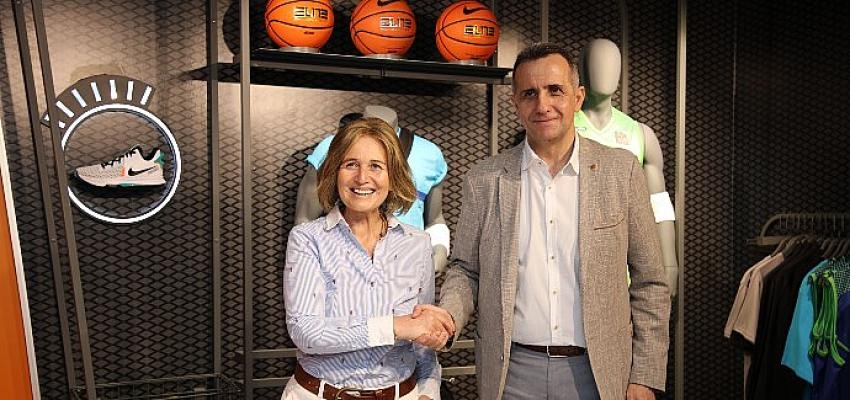 Tofaş Yeni Sezonda da  Sportive Formalarıyla Sahada