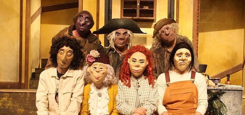 Türkiye’nin Tek Mask Tiyatrosu Sersemler Evi, İstanbul’da İlk Kez AKM’de