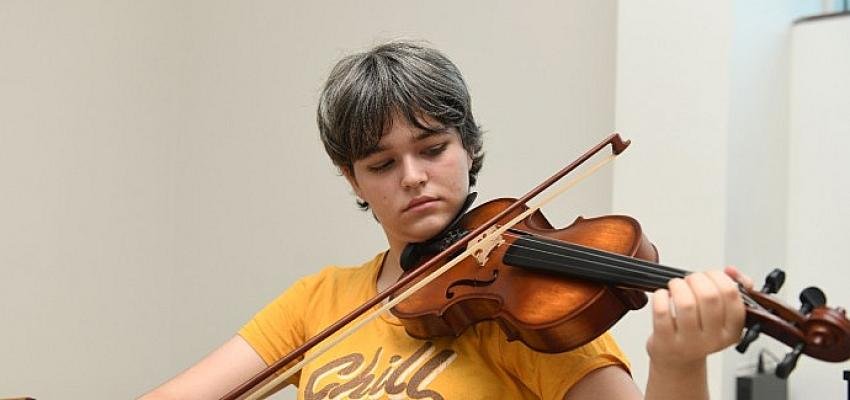 Yenişehir Belediyesi yaz okulu sanat kursları başladı