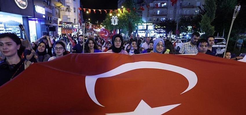 30 Ağustos Zafer Bayramı’nda Fener Alayı Düzenledi