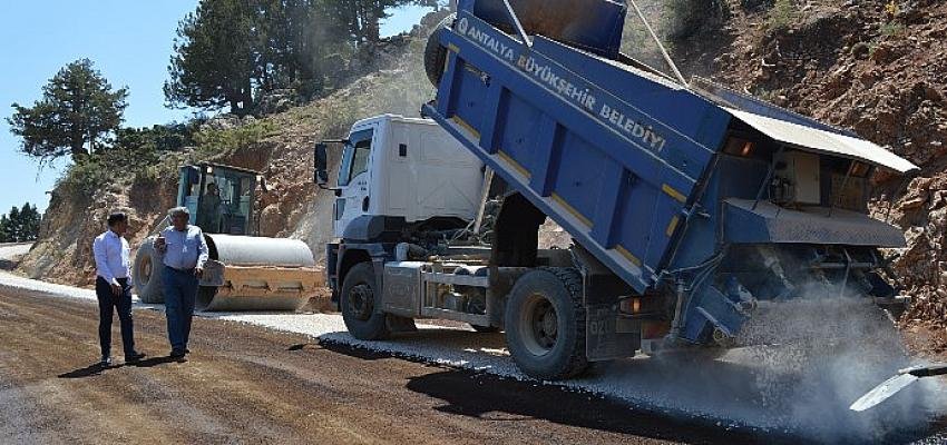 Antalya Büyükşehir Belediyesi modern yollar kazandırıyor