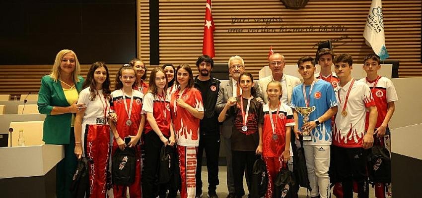 Başarılarını Başkan Turgay Erdem ile paylaştılar