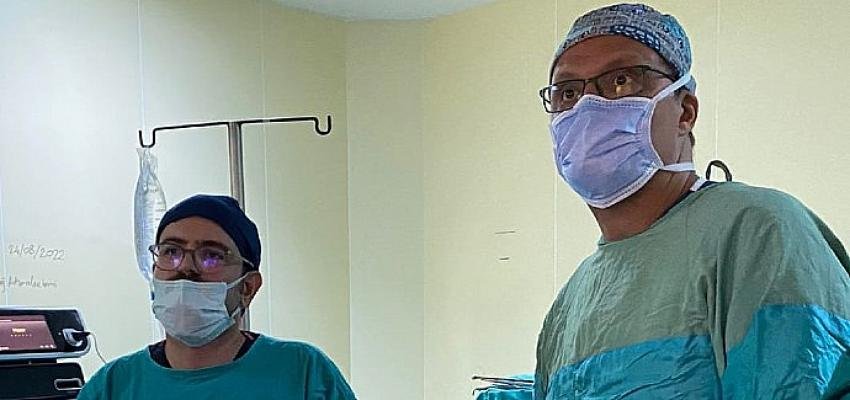 Ege Üniversitesinde sırttan kapalı böbreküstü bezi ameliyatı yapılmaya başlandı