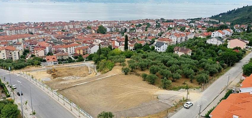 Karamürsel Millet Bahçesinde çalışmalar devam ediyor