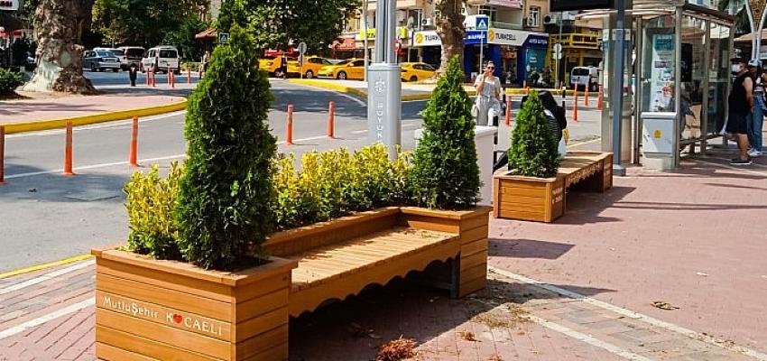 Modern ve estetik kent mobilyaları Değirmendere’ye yakıştı