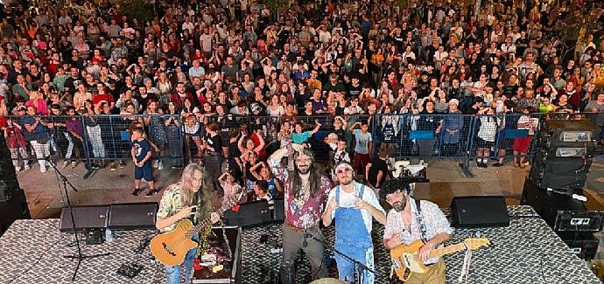 Saray’dan Retrobüs geçti