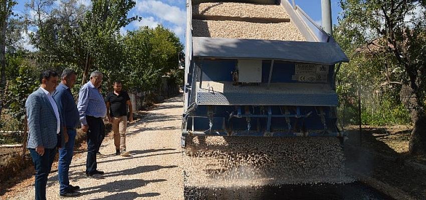 Antalya Büyükşehir’den Elmalı Kızılca  Mahallesi’nde asfalt çalışm