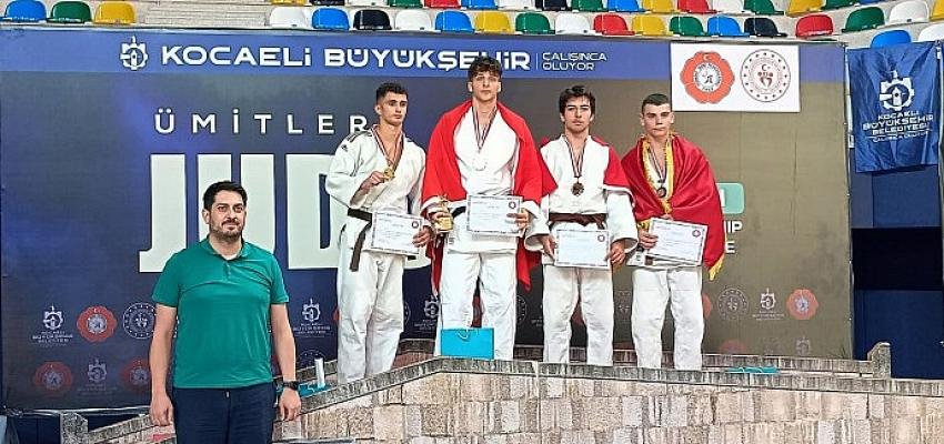 Balkan Şampiyonası’nda Çifte Başarı