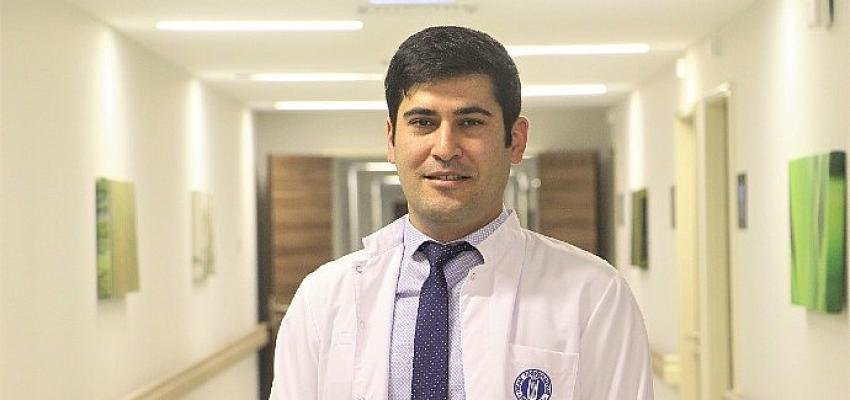 Kaş Makyajı, Kaş Dökülmesine Neden Oluyor