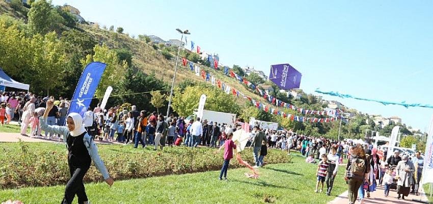 Küçükçekmece belediyesi uçurtma şenliği’ne büyük ilgi