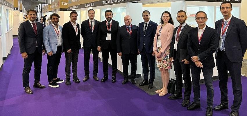 Mücevher İhracatçıları Birliği aynı anda iki kıtadaki fuarlara milli katılım gerçekleştiriyor