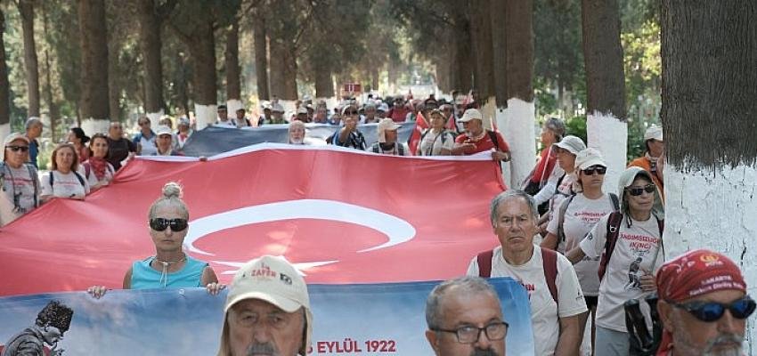 Zafer Kafilesi Salihli’ye vardı