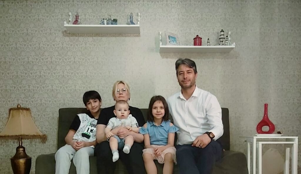 İyi Parti İncirliova İlçe Başkanı Evde Karasına Başka Bir Kadınla Yakalandı