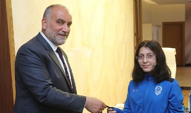 Başkan Sandıkçı, “Sporda marka kimliğimizle farkımızı gösteriyoruz"