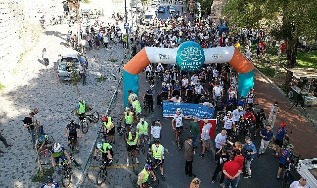 Cumhuriyet için Tophane'den Mudanya'ya pedalladılar