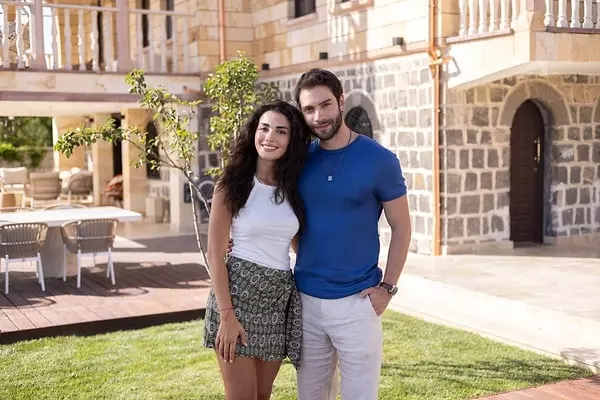  Özge Yağız & Burak Berkay Akgül | Safir
