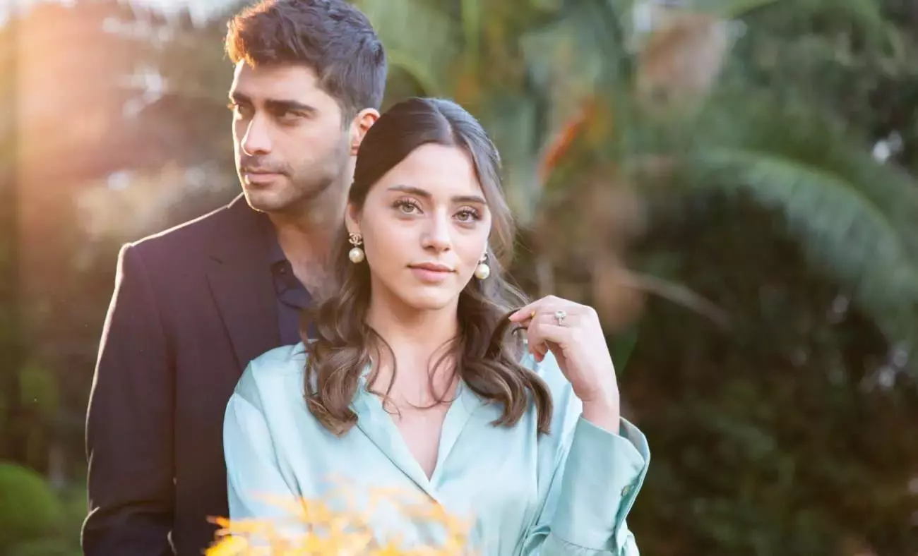 Sıla Türkoğlu & Doğukan Güngör | Kızılcık Şerbeti