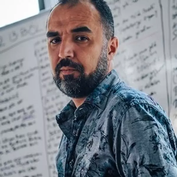 Ethem Özışık | Bambaşka Biri