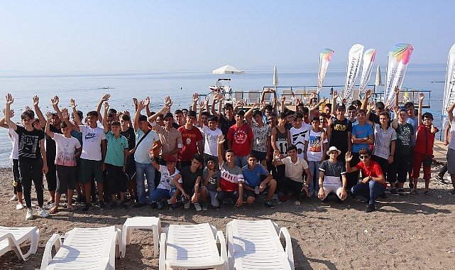 Başarılı Öğrencilere Yaz Tatili Hediyesi Zeytinburnu Belediyesi'nden…