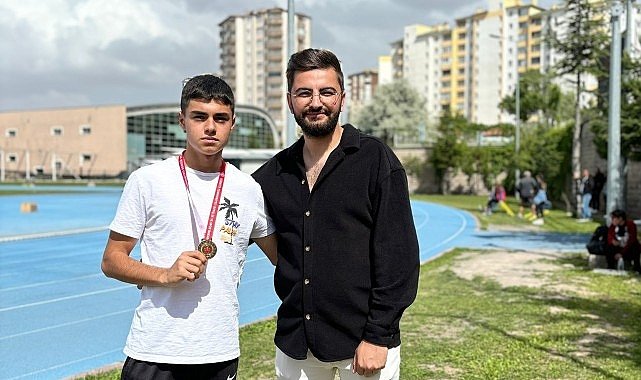 Nevşehir Belediyesi Gençlik ve Spor Kulübü sporcusu Batuhan Ergöz, Kayseri'de gerçekleştirilen U16 – U18 Atletizm Bölgesel Seçme Yarışmalarında bölge şampiyonu oldu
