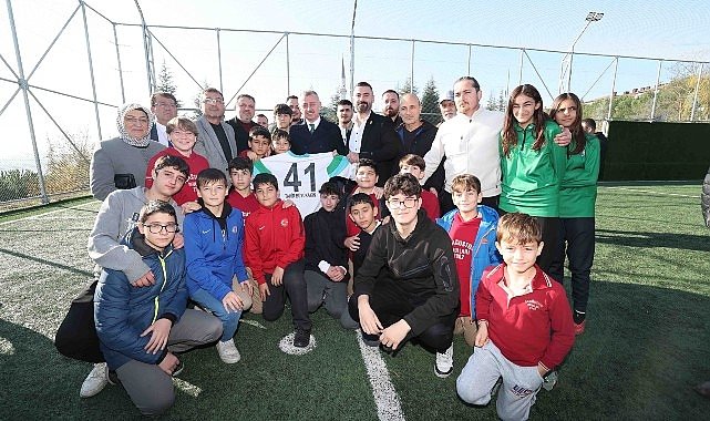 Büyükşehir'den, İzmit Ayazma'ya sentetik futbol sahası