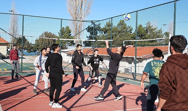 Üniversite Öğrencileri Genç Kültür Kart'ın Beyşehir'deki Kampında Stres Attı