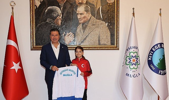 Büyükşehir Sporcusu Masa Tenisi'nde Dünya Dördüncülüğü'ne Yükseldi