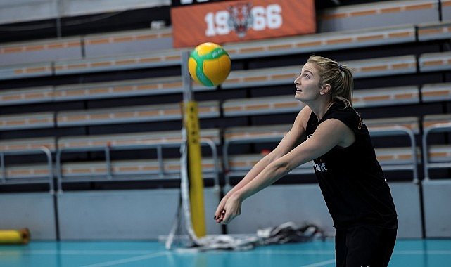 Eczacıbaşı Dynavit, derbide Beşiktaş'ı konuk edecek