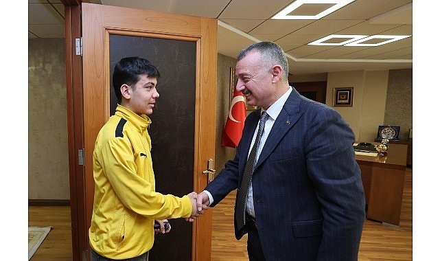 Kocaelisporlu Efe Kartal'dan Büyükakın'a ziyaret