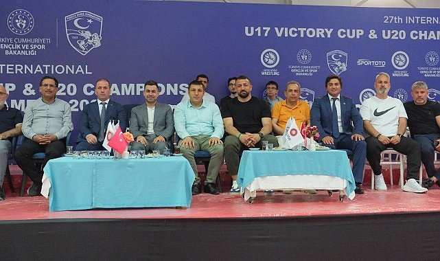 Kemer'de Uluslararası Güreş Heyecanı