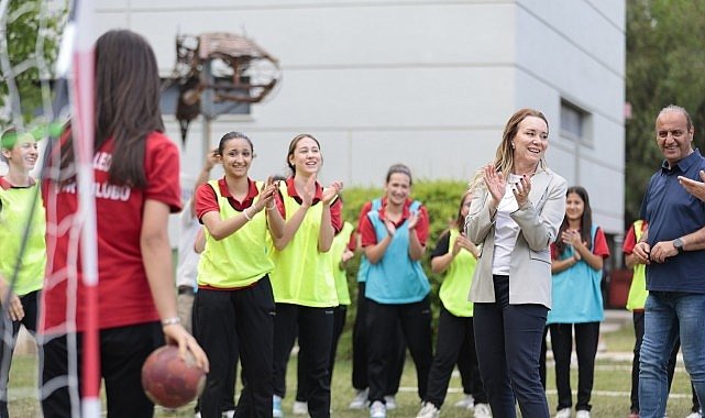 Konak'ta gençliğin ışığı sporun gücüyle parladı: Gençlik Spor Fest'te buluştu