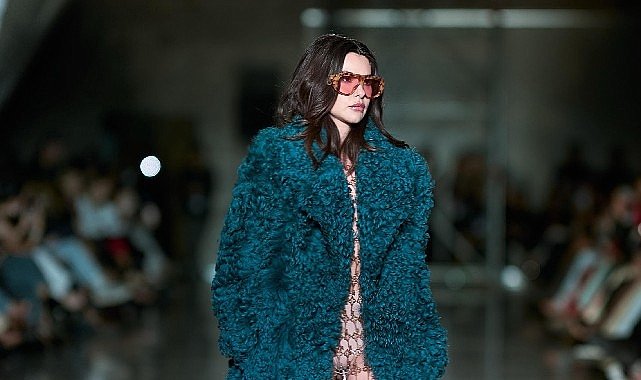 Nesrin Cavadzade, Emre Erdemoğlu'nun İlk Kadın Koleksiyonuyla Podyumda!