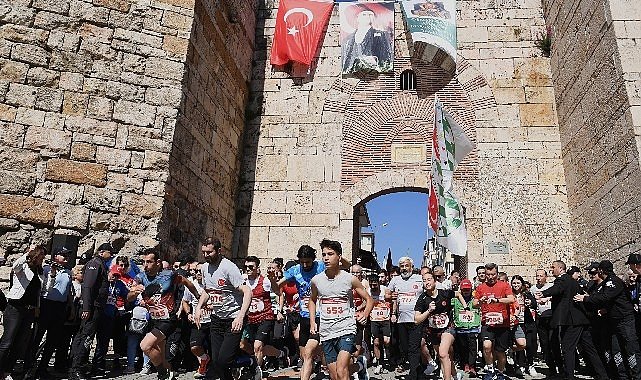 Uluslararası Osmangazi Tarihi Kent Koşusu coşkusu yaşandı